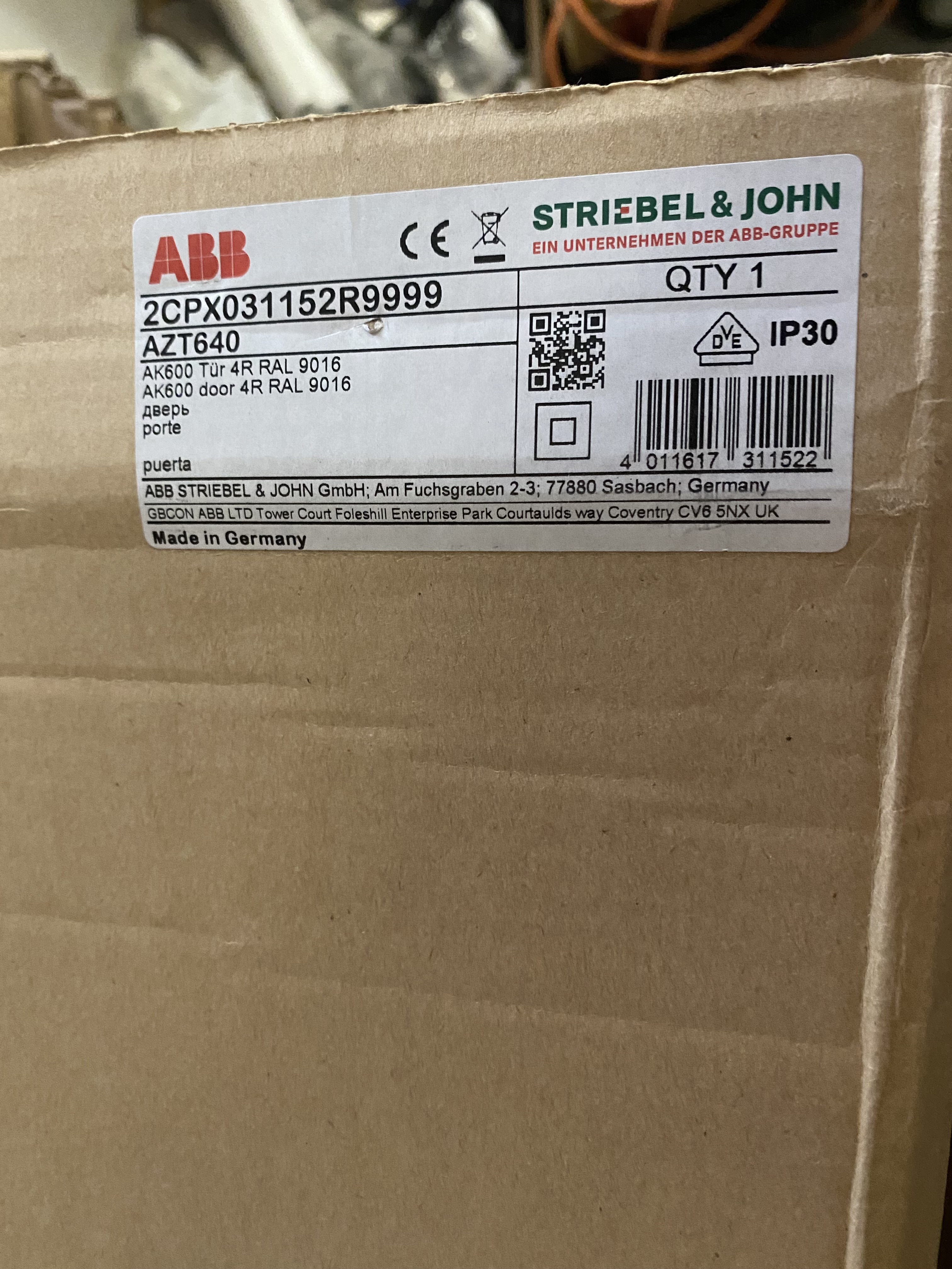 ABB Striebel & John AZT640 AK600 Tür 4-reihig RAL 9016